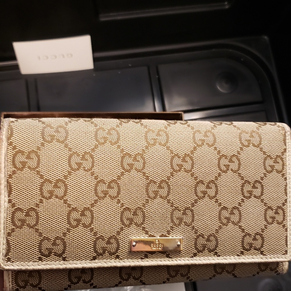 Classic Gucci print wallet